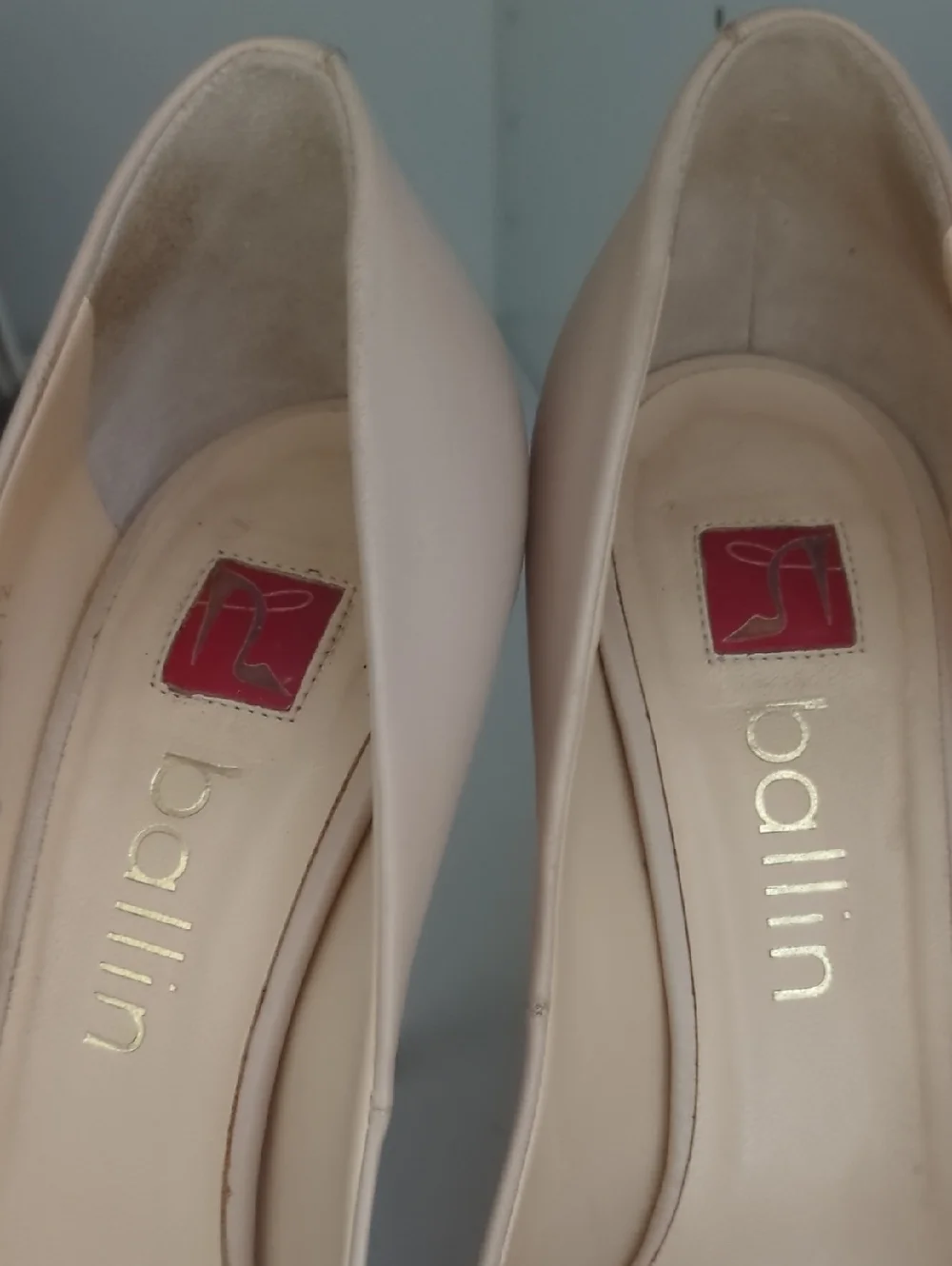 Nude Pointed-Toe High Heel Pumps Leather